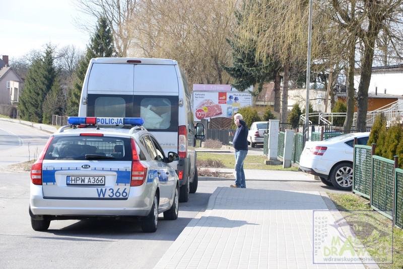 Kolizja drogowa na przejściu dla pieszych w Drawsku. 