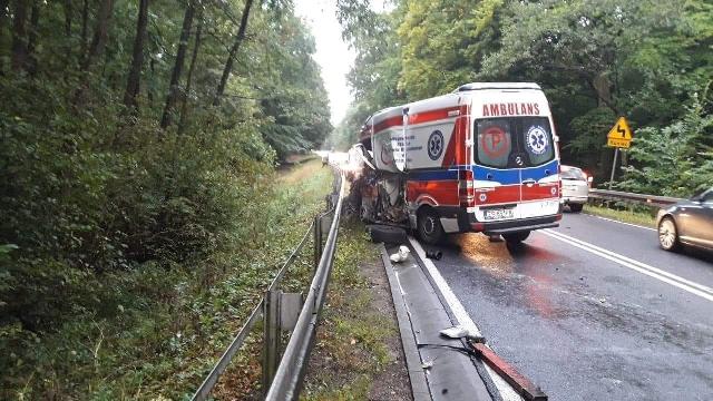 Droga Krajowa nr. 20 - ciężarówka staranowała ambulans 