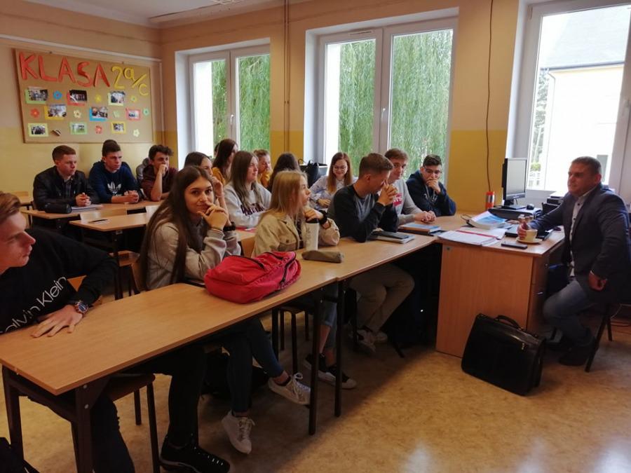 Edukacja prawna dla młodzieży 
