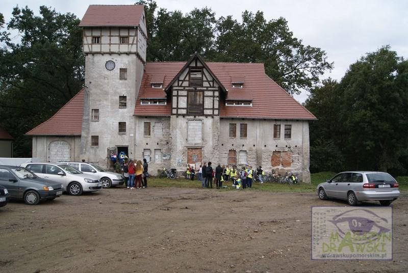 Jak Romuald Kurzątkowski i jego uczniowie ratowali zabytkowy spichlerz 
