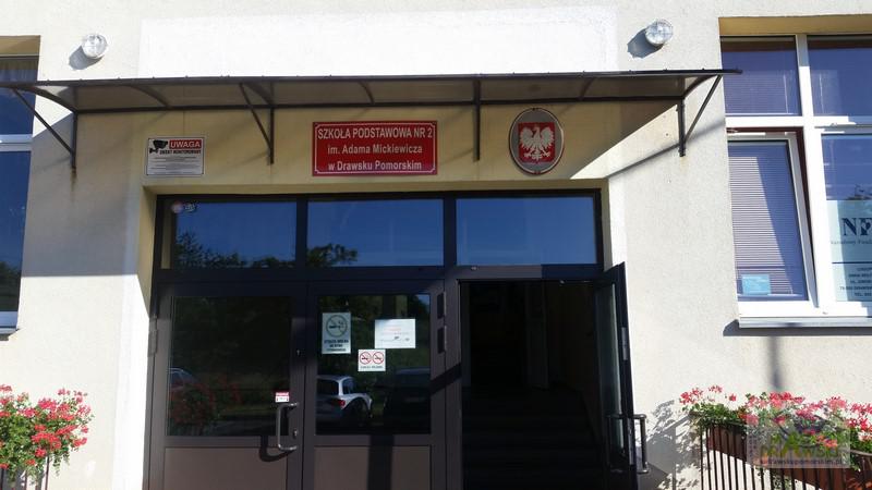 Od poniedziałku wszystkie szkoły, przedszkola i uczelnie wyższe w Polsce  zostają zamknięte 